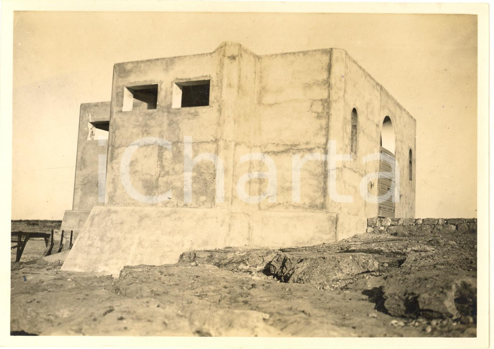 1932 ARCHITETTURA LIBIA  ITALIANA - TOBRUCH - Macello pubblico *Foto 17x12 cm Fotografia originale d'epoca, con timbro datario e  didascalia al verso. FAIR/discreto aloni Formato: 17x12 cm originale e autentica 1