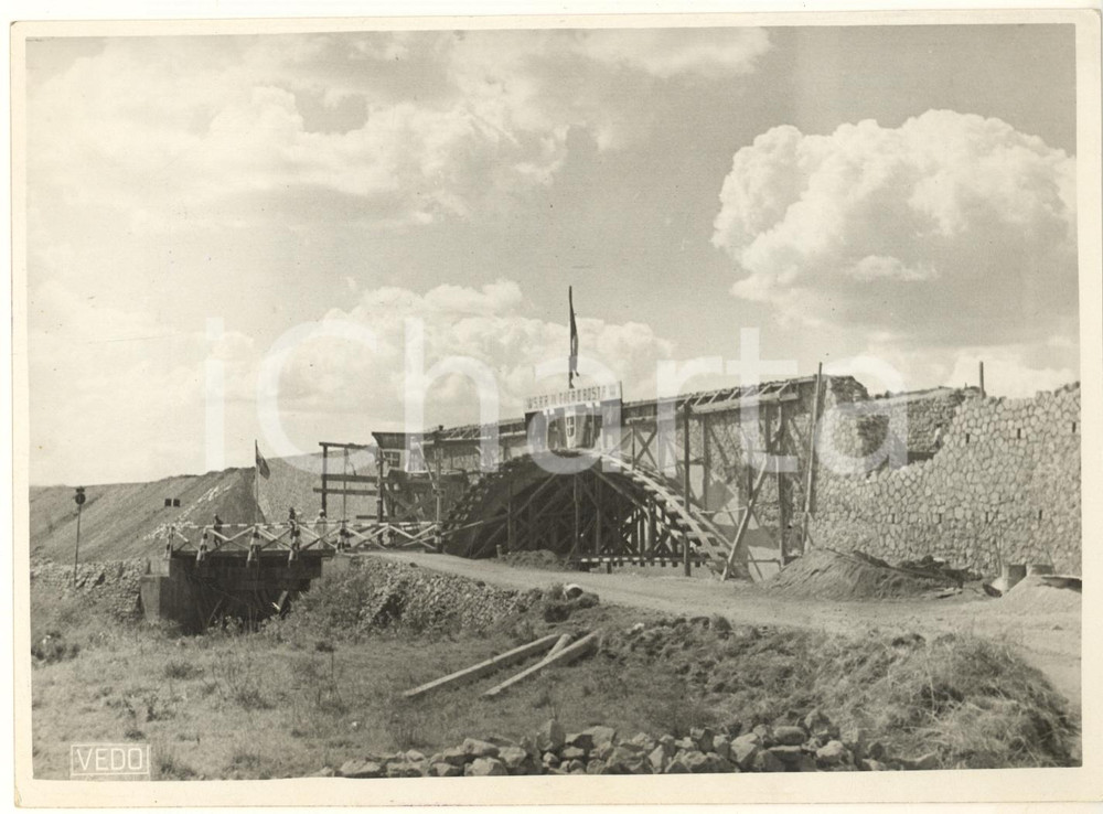 1940 AOI ETIOPIA Ponte in costruzione sulla strada tra Gimma e Bonga *Foto 18x13 Fotografia originale d'epoca, con timbro datario e  didascalia al verso. FAIR/discreto lievi macchie in trasparenza Formato: 18x13 cm originale e autentica 1
