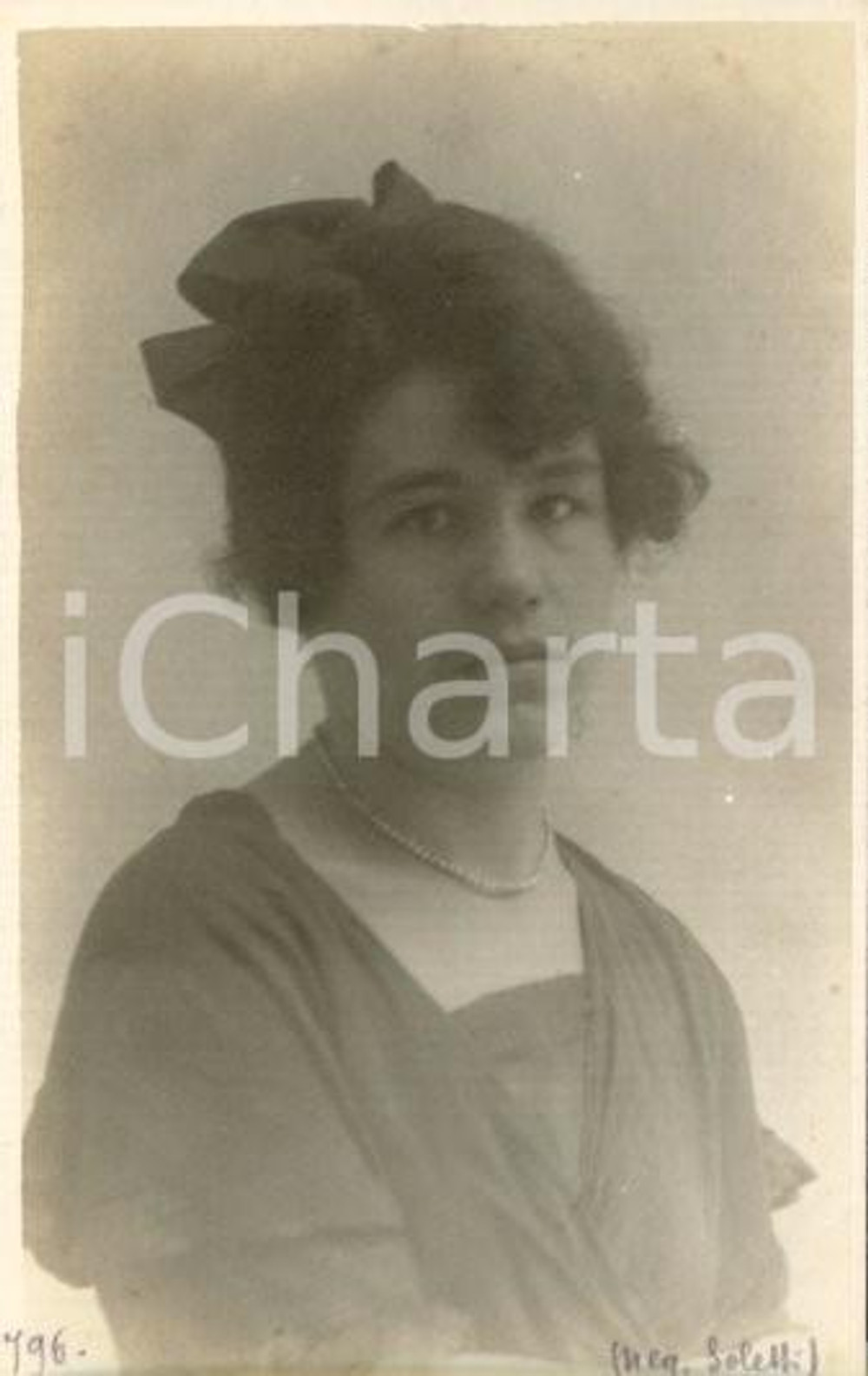 1920 ca ROMA Ritratto di Antonia ROSSETTI - Fotocartolina Luigi GREA Fotografia originale d'epoca.Si tratta di uno scatto realizzato da un fotografo amatoriale, Luigi "Gigi" Grea, funzionario delle ferrovie. GOOD/buono  Formato: 9x14 cm originale e autentica 1