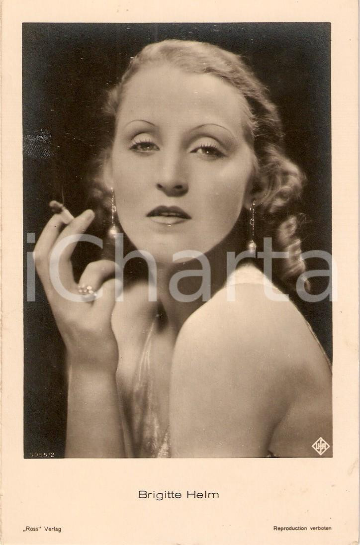 Cartolina originale da collezione 1930 ca CINEMA Actress Brigitte HELM Portrait with cigarette Cartolina FP NV 1
