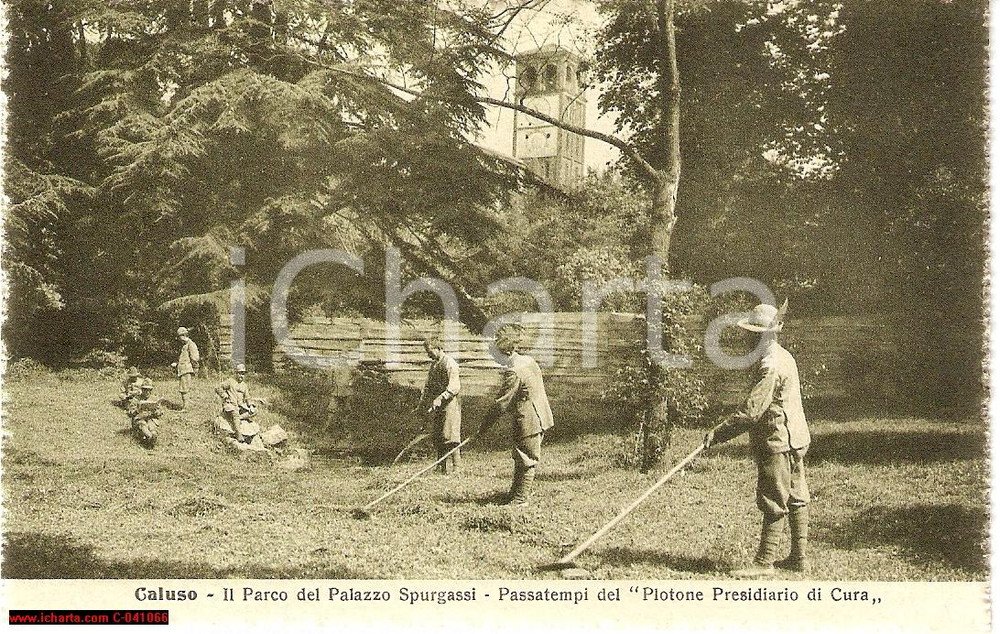 Cartolina originale da collezione 1917 CALUSO TO Parco del Palazzo SPURGAZZI Plotone presidario ALPINI 3 1