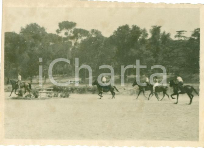 Fotografia d epoca originale 1952 LA REGINA DI SABA Leonora RUFFO si allena a cavallo Foto di set 3 1