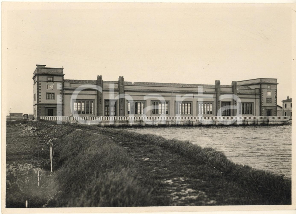 1930 ca Consorzio BONIFICA MONFORESTO - Fabbricato Idrovoro di Ca' Bianca *Foto Fotografia originale d'epoca, con timbro datario e didascalia dattiloscritta al verso. GOOD/buono  Formato: 18x13 cm originale e autentica 1