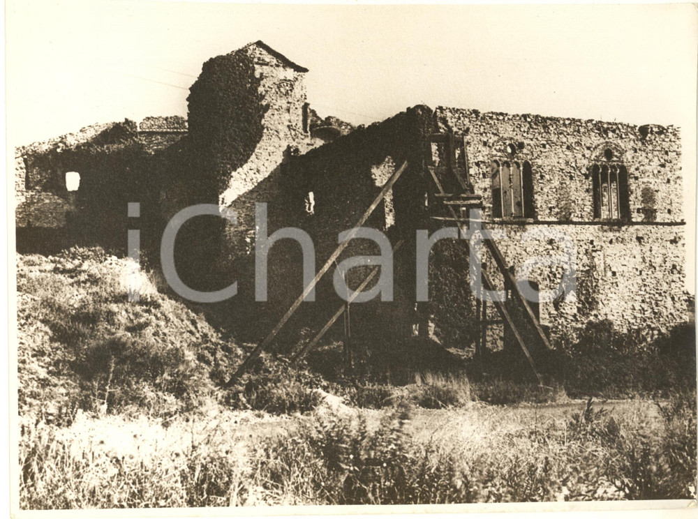 1939 ARCHITETTURA GENOVA Castello SIMON BOCCANEGRA prima del restauro *Foto Fotografia originale d'epoca, con timbro datario e didascalia dattiloscritta al verso. FAIR/discreto margini rifilati; lieve piegatura angolare Formato: 27x20 cm originale e autentica 1