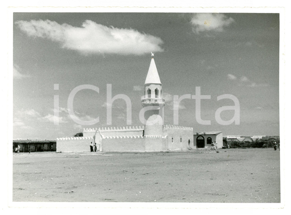 1938 DAGABUR - SOMALIA La nuova moschea - Foto 17x12 cm Fotografia originale d'epoca, con didascalia al verso. FAIR/discreto Lievi puntinature al recto Formato: 17x12 cm originale e autentica 1