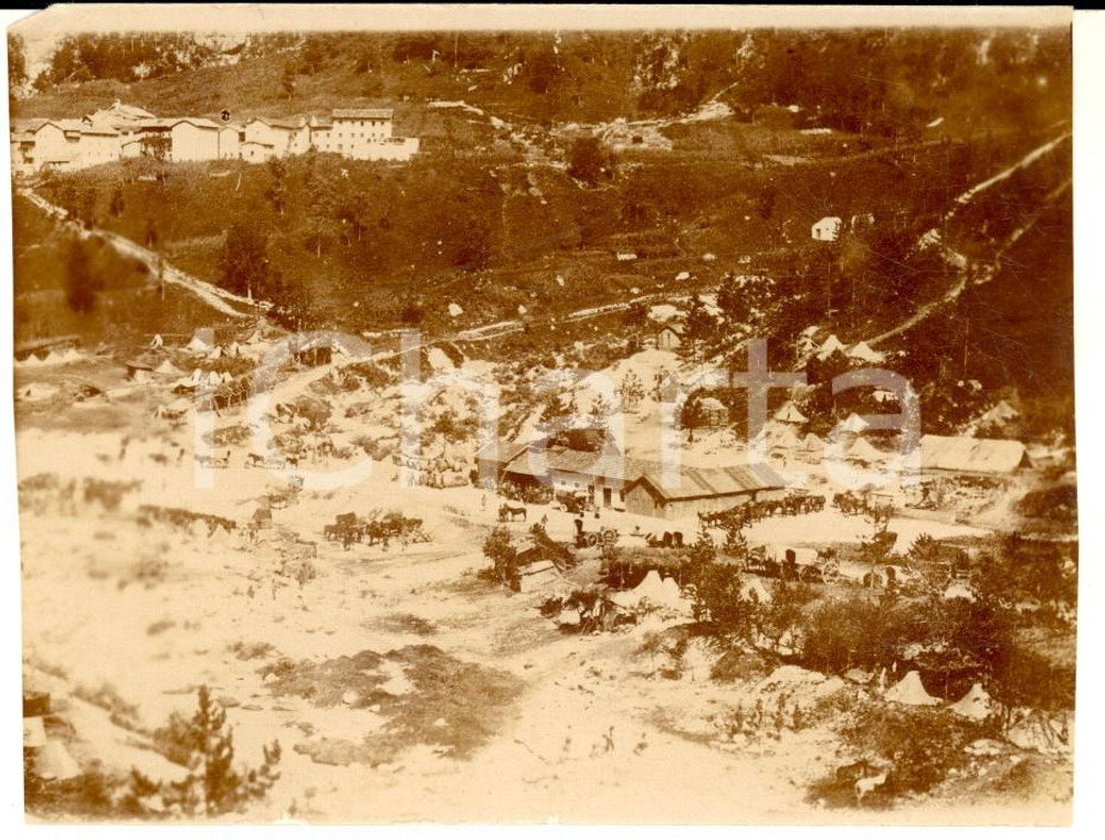 1916 WW1 ZONA DI GUERRA Veduta aerea accampamento italiano ^Foto 11x8 cm Fotografia d'epoca.  CONDIZIONI: G (ma minima mancanza angolaree)FORMATO: 11x8 cm     originale e autentica 1