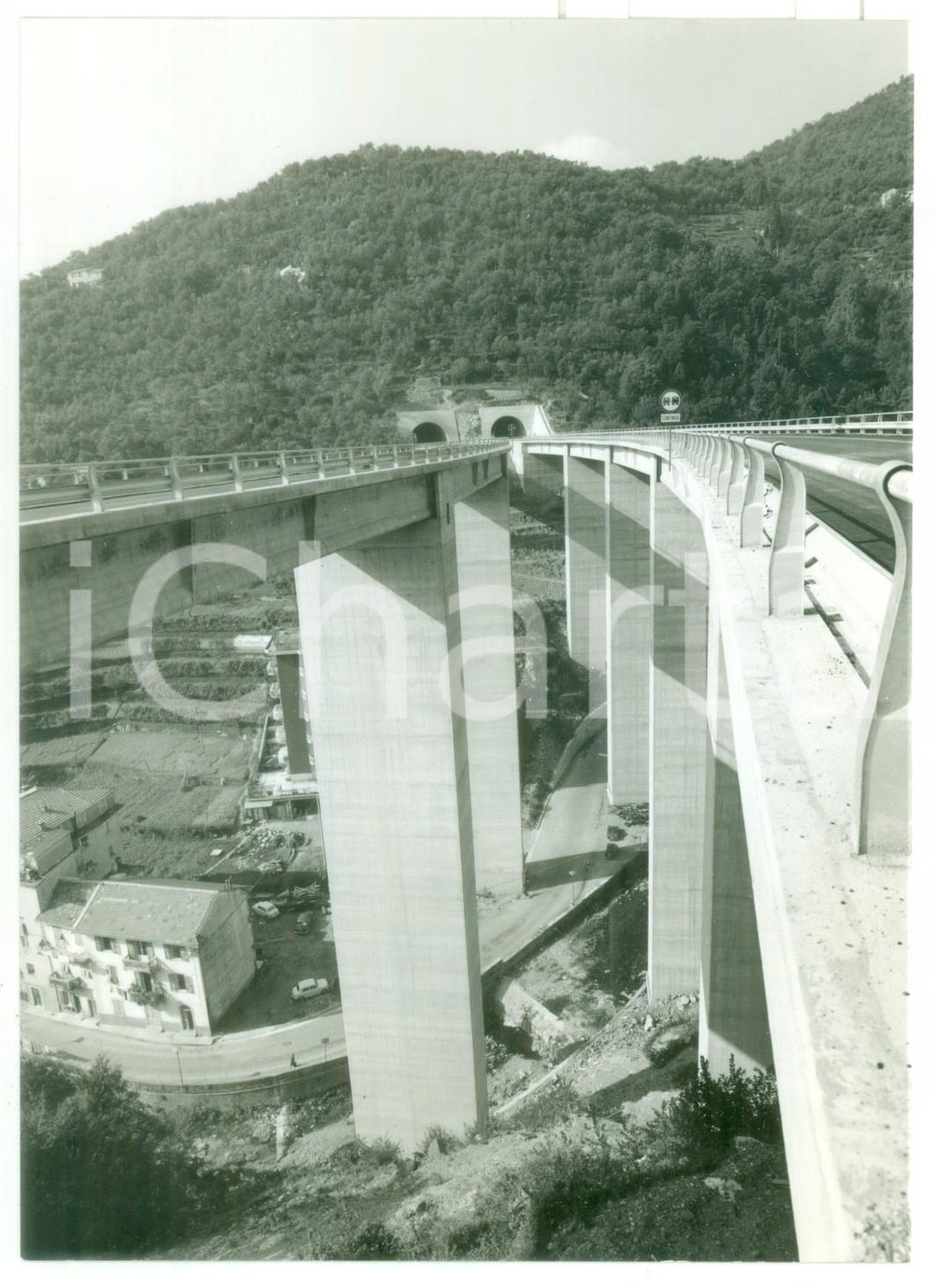 1968 AUTOSTRADA RAPALLO - CHIAVARI Veduta del viadotto di SAN FRANCESCO ^Foto Fotografia d'epoca con didascalia coeva al verso. CONDIZIONI: G FORMATO: 13x18 cm     originale e autentica 1