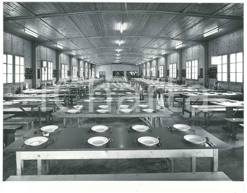 Fotografia d epoca originale 1963 LAI DA CURNERA SVIZZERA Cantiere della diga  Mensa operai Foto 1