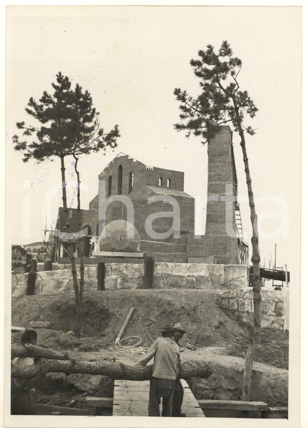 1938 VENEZIA Isola di Sant'Elena - Preparativi per "La Nave" di D'Annunzio *Foto Fotografia originale d'epoca, con timbro datario e didascalia al verso. POOR/danneggiato macchie di inchiostro Formato: 13x18 cm originale e autentica 1