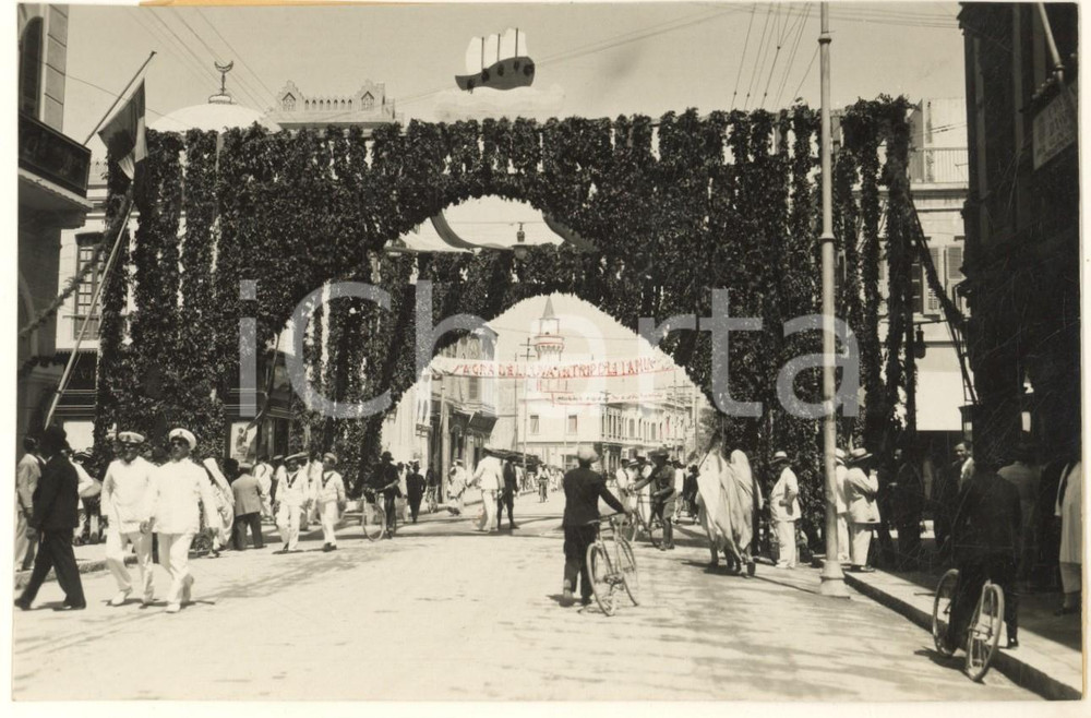 Fotografia d epoca originale 1932 TRIPOLI LIBIA Sagra dell Uva  Archi di trionfo nelle strade principali 1