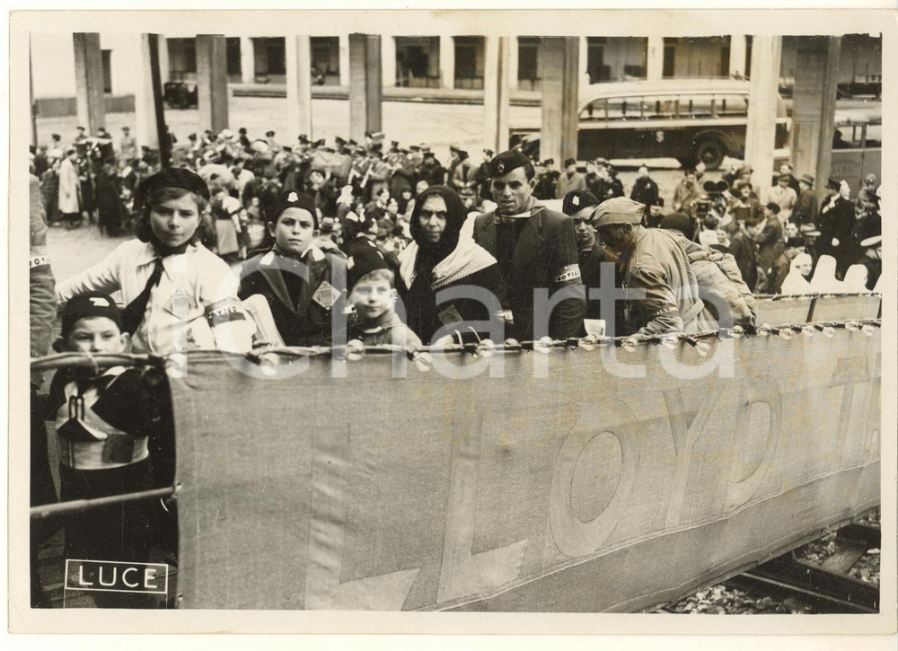 1938 Porto di GENOVA Imbarco di 20.000 coloni in partenza per la Libia *Foto Fotografia originale d'epoca, con didascalia al verso. GOOD/buono minima piegatura angolare Formato: 18x13 cm originale e autentica 1