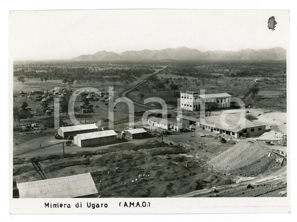 1940 ETIOPIA Miniera di UGARO (A.M.A.O.) Veduta - Foto 17x12 cm Fotografia originale d'epoca, con didascalia al verso. POOR/danneggiato Piegatura all'angolo superiore sinistro, macchia e abrasione all'angolo superiore destro Formato: 17x12 cm originale e autentica 1