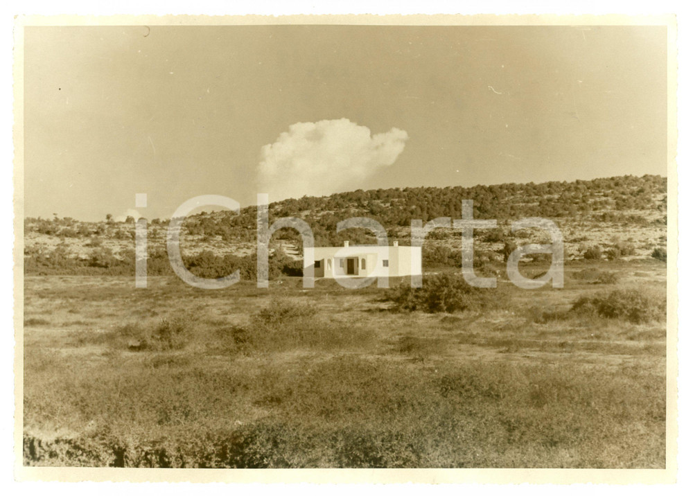 1939 AOI - CIRENAICA (LIBIA) Villaggio agricolo D'ANNUNZIO Foto 23x16 cm Fotografia originale d'epoca, con timbro datario e didascalia al verso. FAIR/discreto Lievi difetti di stampa, bruniture Formato: 23x16 cm originale e autentica 1