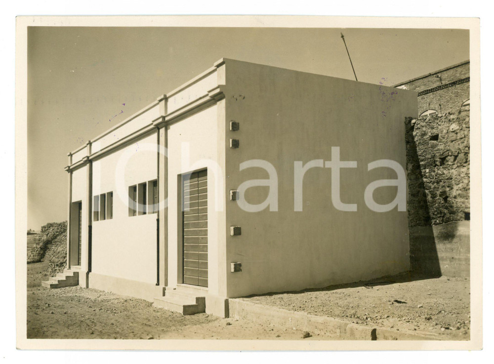 1935 ca AOI - TOBRUCH (LIBIA) Bagni pubblici - Foto 17x12 cm  Fotografia originale d'epoca, con didascalia al verso. FAIR/discreto Lievi smussature agli angoli Formato:  17x12 cm originale e autentica 1