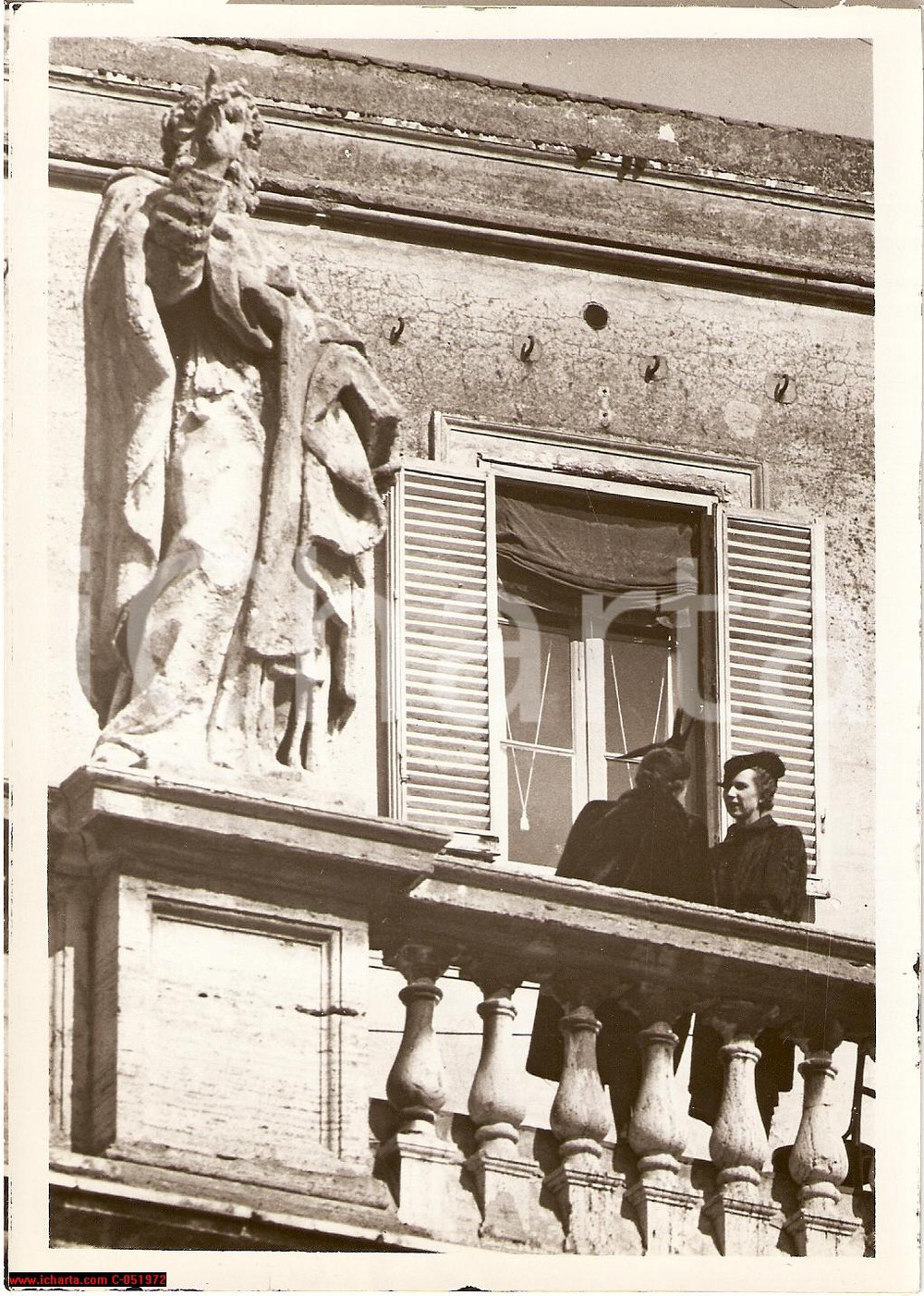 Fotografia d epoca originale 1939 ROMA CONCLAVE Principessa di Piemonte  PRIMA FUMATA Foto 1