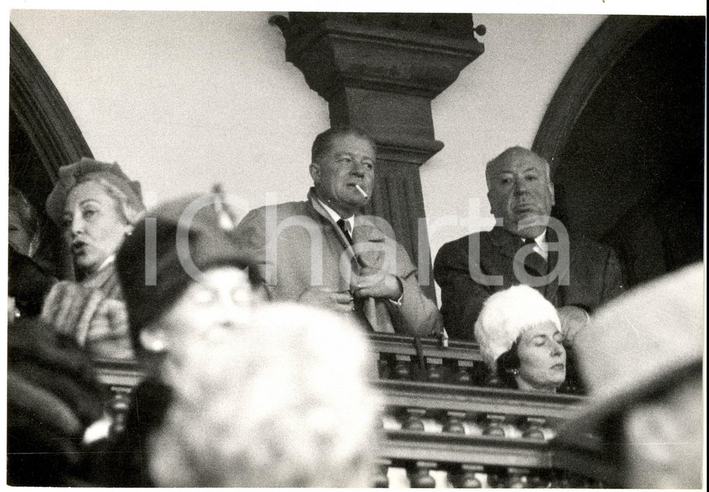 Fotografia d epoca originale 1960 ca PARIS ? Alfred HITCHCOCK assiste a un evento mondano Foto 1