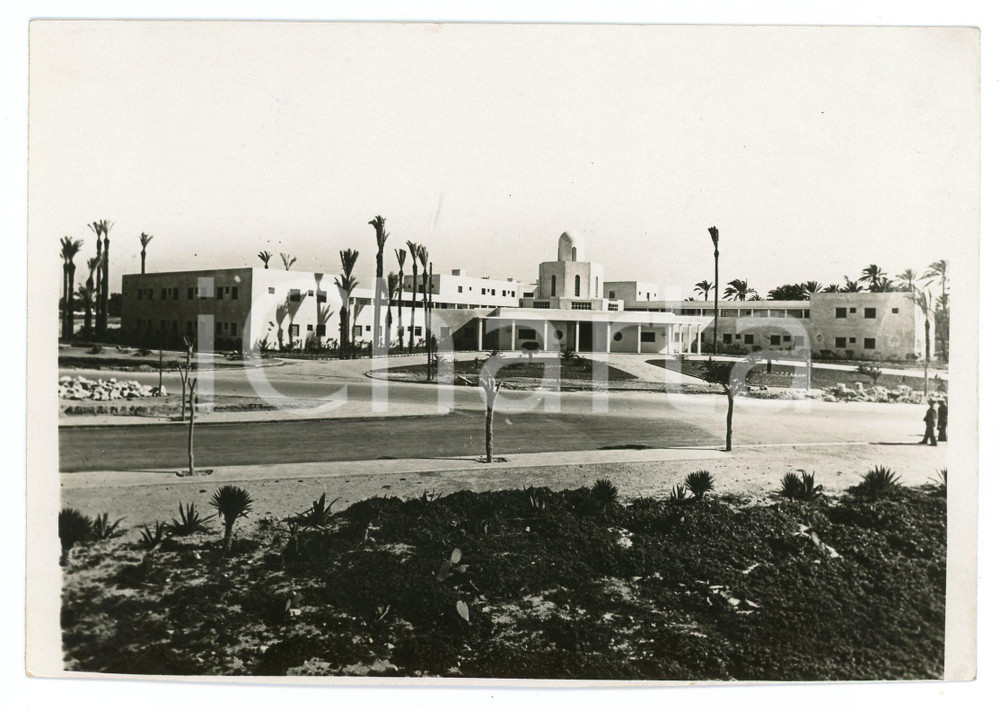 1937 AOI - TRIPOLI (LIBIA) Hotel Mehari - Panorama - Foto 18x12 cm Fotografia originale d'epoca, con timbro datario e didascalia al verso. FAIR/discreto Lievi smussature agli angoli Formato: 18x12 cm originale e autentica 1