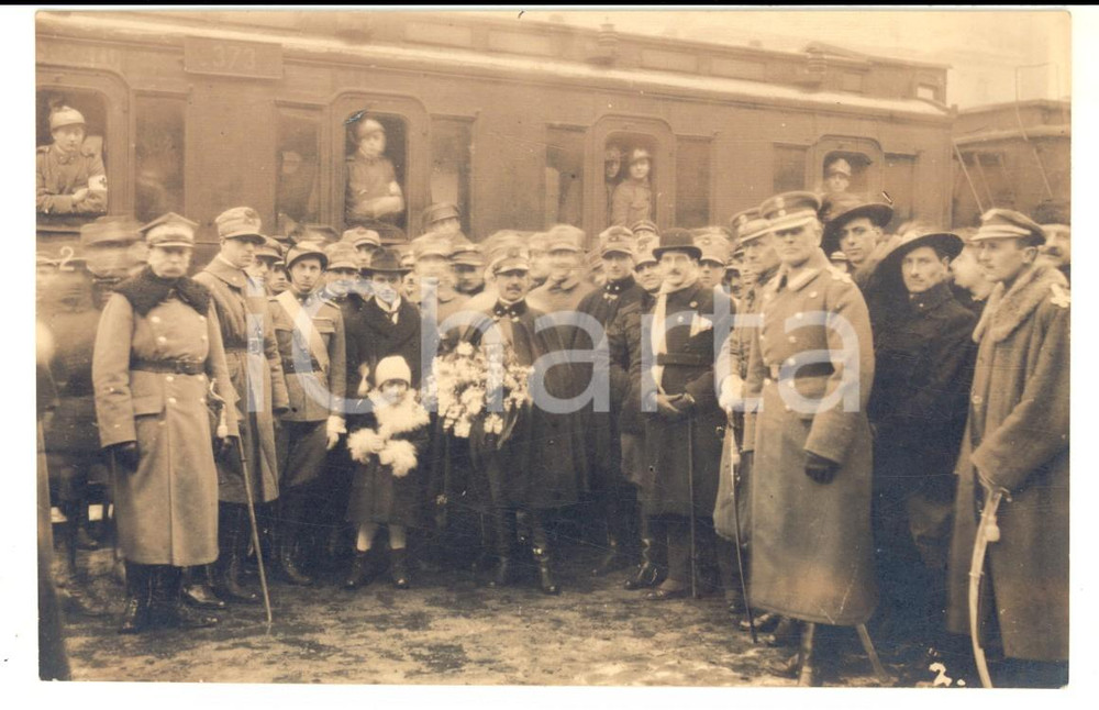 Fotografia d epoca originale 1920 VARSAVIA Spedizione italiana Comandante con fiori principessa WORONIECKA 2 1