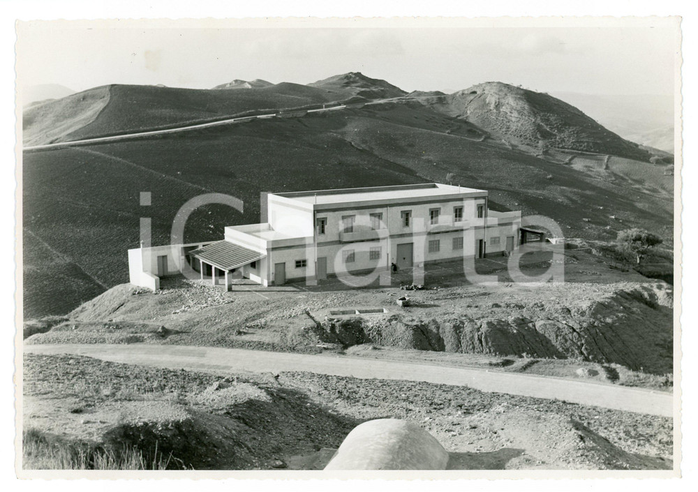 1940 CALTANISSETTA Contrada Zagaria - Bonifica latifondo siciliano - Foto 23x16 Fotografia originale d'epoca, con timbro datario e didascalia al verso. GOOD/buono  Formato: 23x16 cm originale e autentica 1