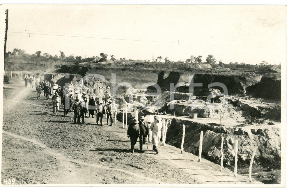 1928 CONGO BELGE Roi Albert Ier visite mines KATANGA *Photo L. GABRIEL 489 4 Fotografia originale d'epoca, scattata durante la visita dei sovrani Alberto I ed Elisabetta del Belgio in Congo.FOTOGRAFO: L&eacute;opold Gabriel  GOOD/buono difetti di stampa Formato: 14x9 cm originale e autentica 1