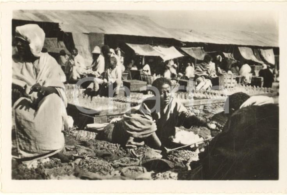 Fotografia d epoca originale 1935 ca A.O.I. ETIOPIA Venditrice in un mercato VERA FOTO 9x6 cm 1