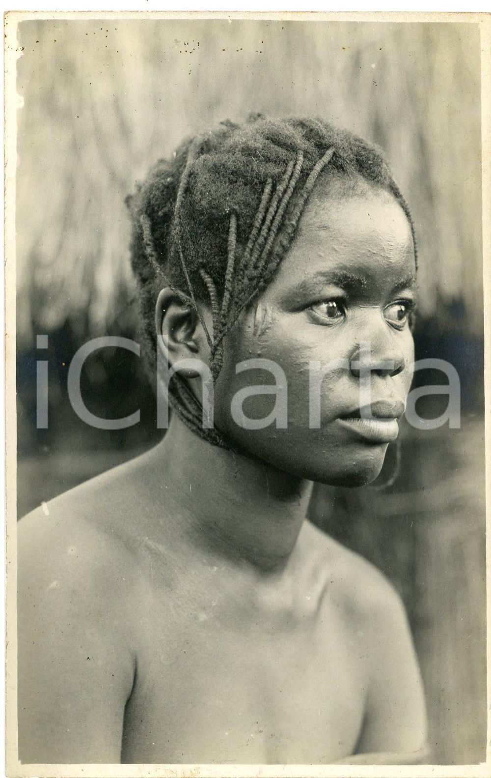 1930 ca CONGO BELGE KATANGA - Coiffure de femme - Photo L. GABRIEL n° 58 Fotografia originale d'epoca, in formato cartolina postale.FOTOGRAFO: L&eacute;opold Gabriel - Panda - Katanga  FAIR/discreto difetti di stampa Formato: 9x14 cm originale e autentica 1