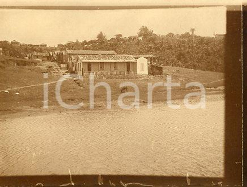 1925 ca BRASILE RIO DE JANEIRO Area di COPACABANA *Fotografia 12x9 cm Fotografia originale d'epoca.La fotografia proviene da un più vasto album che documenta i viaggi di una famiglia attraverso l'Europa, il Nord Africa e il Sud America.Rappresenta un'interessante testimonianza di viaggi verso luoghi esotici e lontani o verso i principali monumenti dell'Europa dell'epoca. GOOD/buono  Formato: 12x9 cm originale e autentica 1