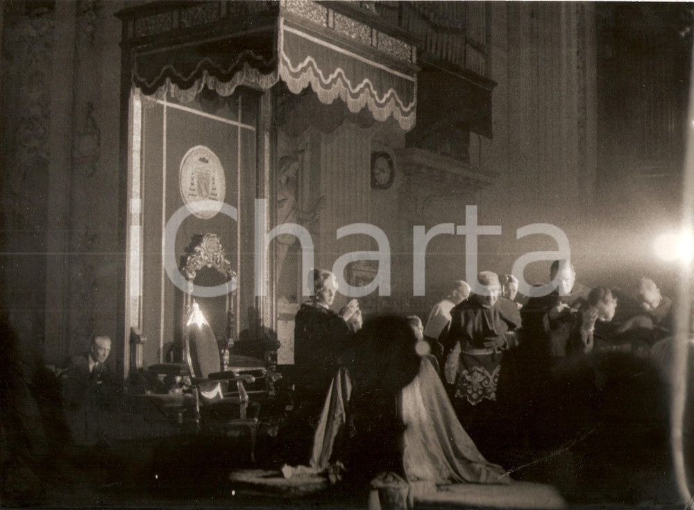 Fotografia d epoca originale 1960 MADRID Collegiata SAN ISIDRO Fabiola MORA Y ARAGON durante Te Deum 2 1