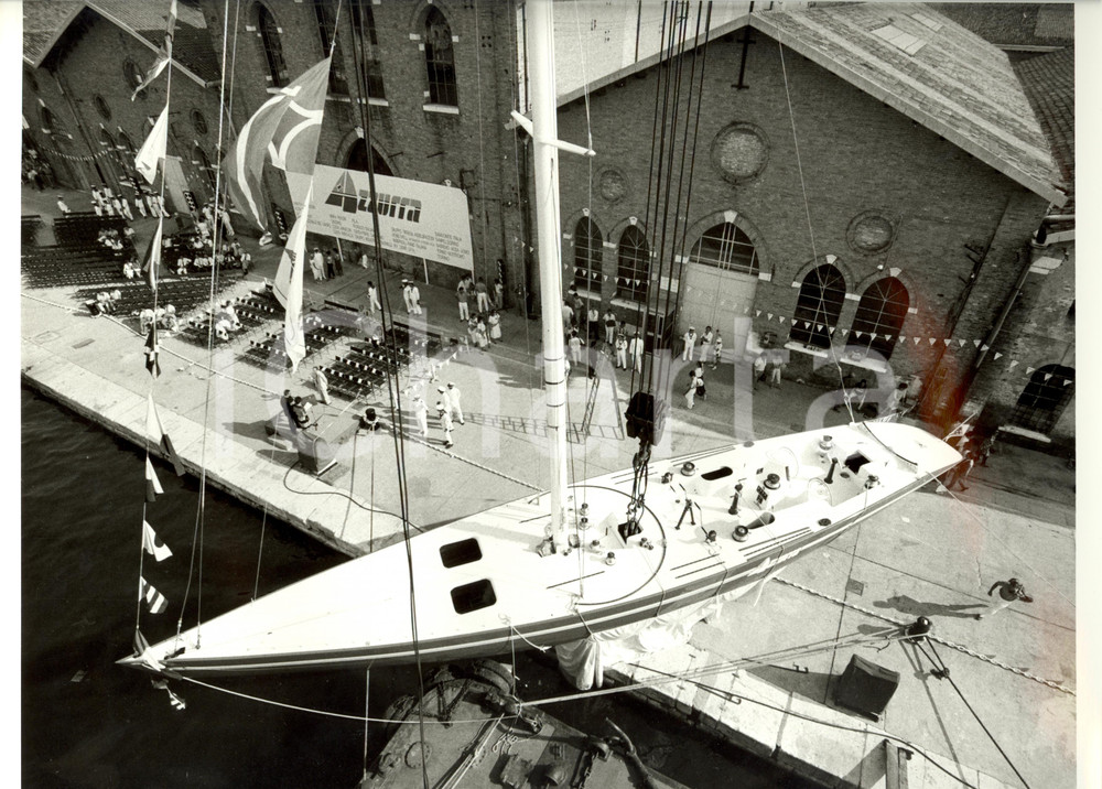 Fotografia d epoca originale 1985 VENEZIA AZZURRA II Allestimento cerimonia VARO Sailing regatta Foto 10 1