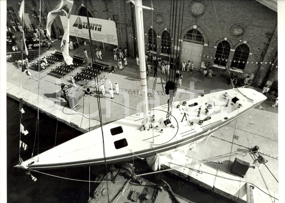 Fotografia d epoca originale 1985 VENEZIA AZZURRA II Allestimento cerimonia del VARO Sailing regatta Foto 5 1