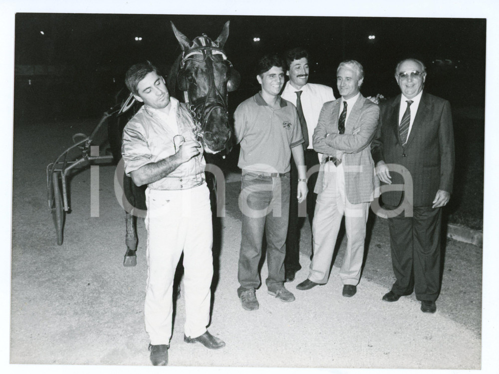 1989 PADOVA - EQUITAZIONE Criterium Veneto - Cavallo NOBODY Foto 24x18 cm (1) Fotografia originale. FAIR/discreto Smussature agli angoli Formato: 24x18 cm originale e autentica 1