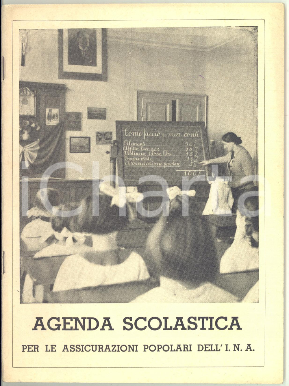 1938 / 1939 Assicurazioni Popolari I.N.A. Agenda scolastica anno XVII 95 pp. Quaderno non compilato, a uso scolastico, a cura delll'INA (Ufficio Propaganda Scolastica), contenente informazioni sulla monarchia, sul governo italiano, la vita di Benito Mussolini e la conquista dell'Impero, oltre a schemi di lezioni e istruzioni di propaganda delle "Assicurazioni Popolari".CONDIZIONI: G (ma lievi tracce d'uso in copertina)PAGINE: 95FORMATO: 16x21 cm    originale e autentica 1