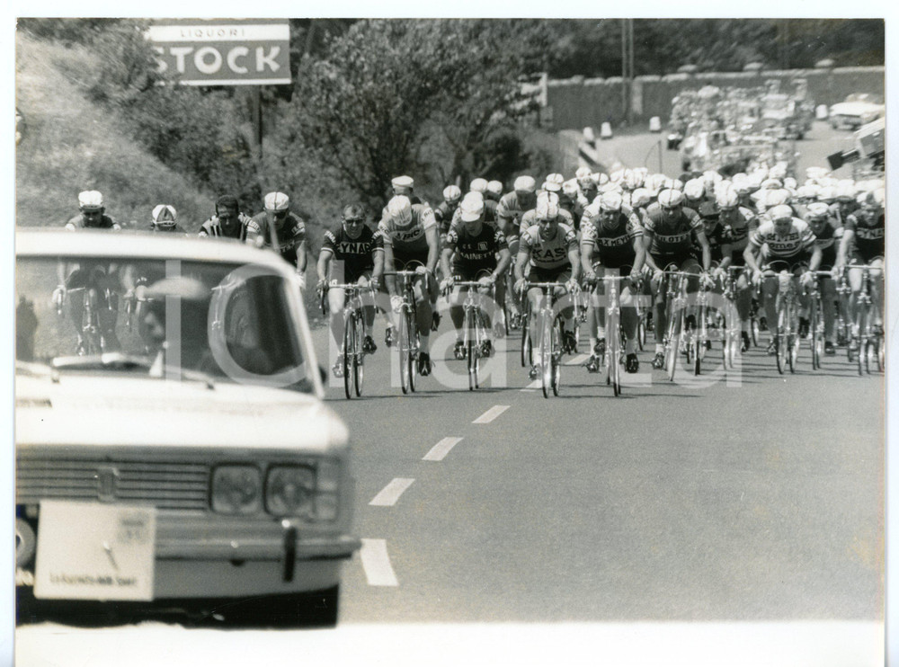 Fotografia d epoca originale 1967 CICLISMO GIRO D ITALIA AlessandriaLa Spezia  Passaggio gruppo Foto 1