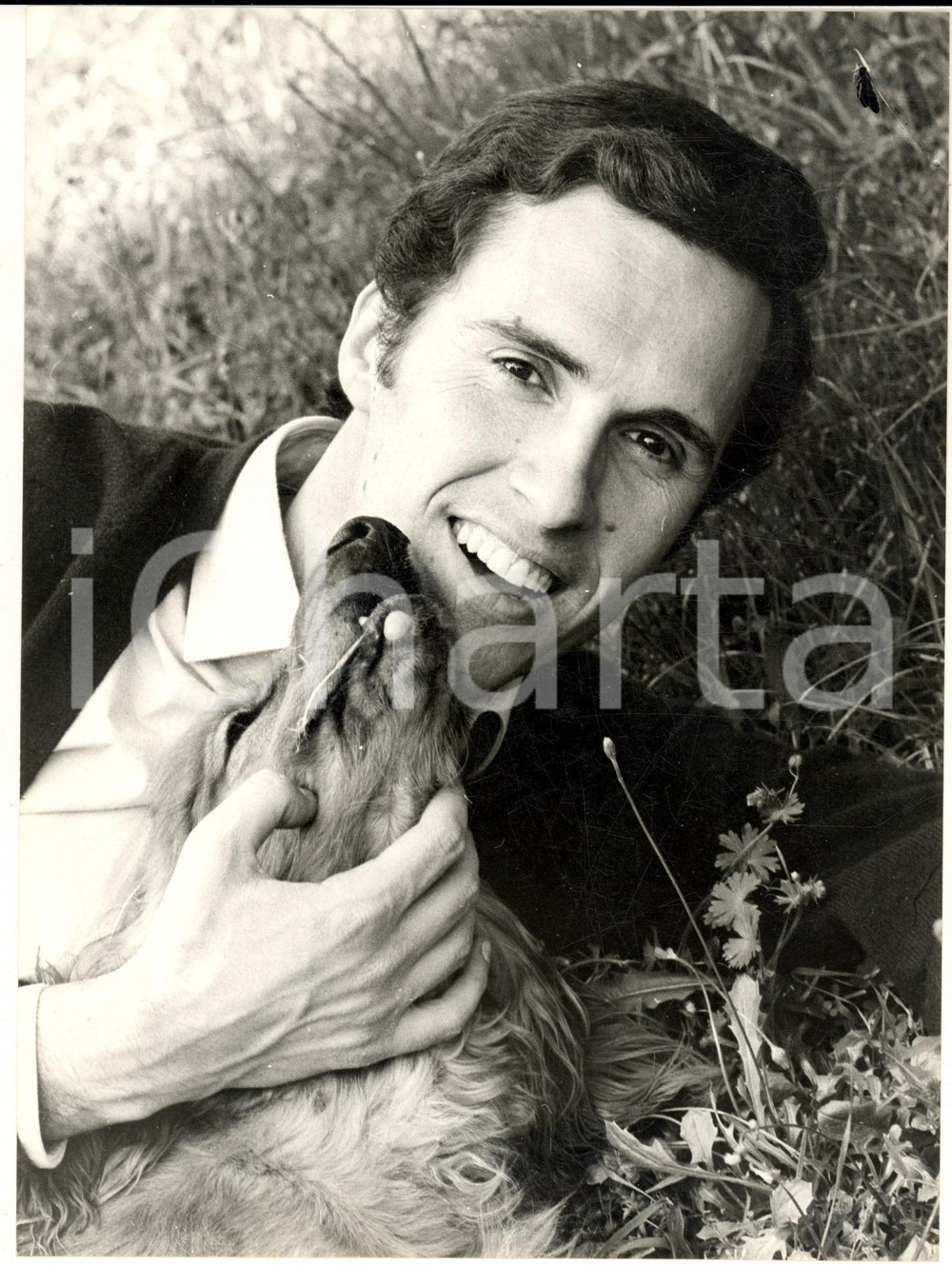 1970 ca COSTUME Ritratto di Riccardo DEL TURCO con un cane - Foto 18x24 (5) Fotografia di agenzia.CONDIZIONI: G FORMATO: 18x24 cm    originale e autentica 1