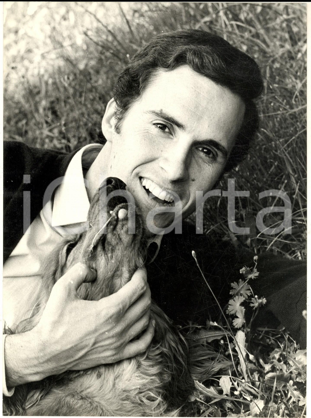 1970 ca COSTUME Ritratto di Riccardo DEL TURCO con un cane - Foto 18x24 (4) Fotografia di agenzia.CONDIZIONI: GFORMATO: 18x24 cm    originale e autentica 1