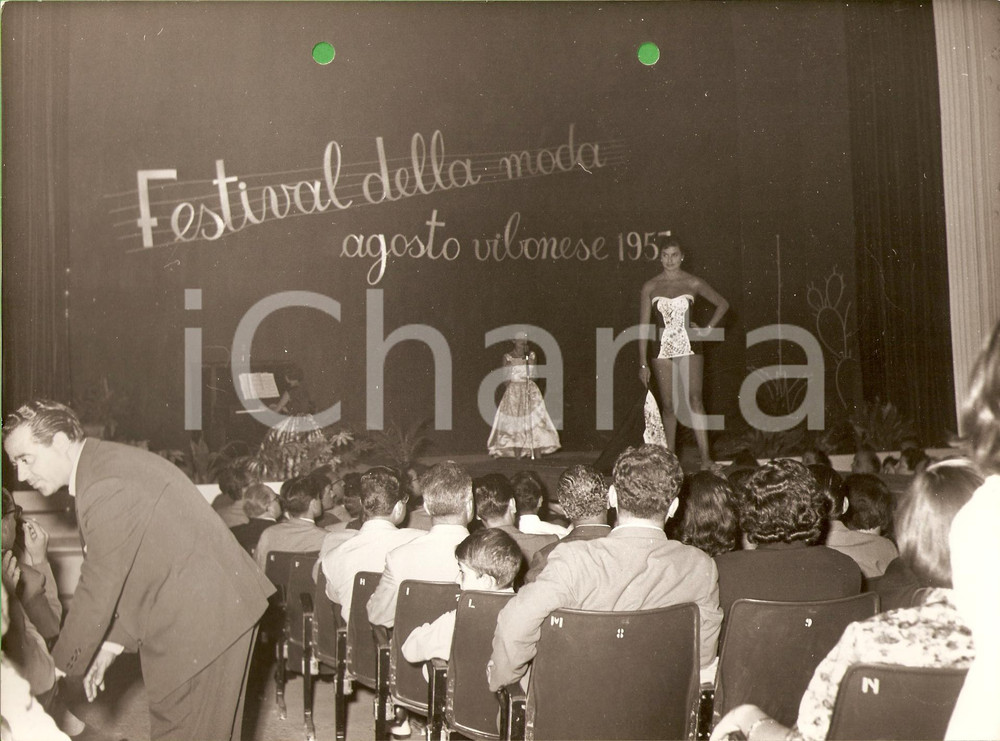 Fotografia d epoca originale 1957 VIBO VALENTIA Agosto vibonese Sfilata FESTIVAL MODA Costumi bagno Foto 4 1