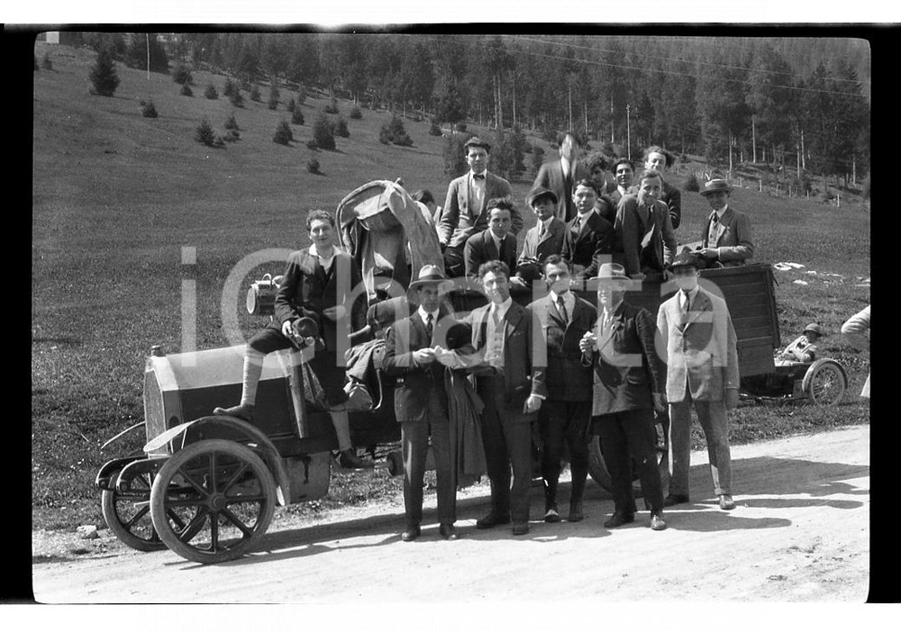Fotografia d epoca originale 1924 GLENO BG Visitatori alla diga crollata, su torpedone NEGATIVO ORIGINALE 1