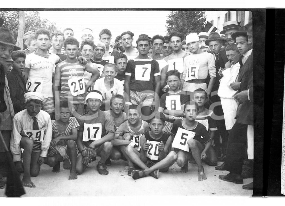 Fotografia d epoca originale 1921 GARLATE LC Corsa campestre per festa di paese NEGATIVO FOROGRAFICO 1