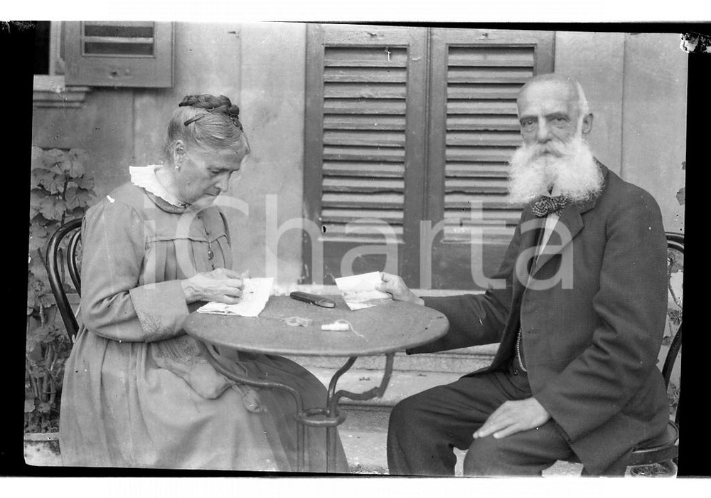 Fotografia d epoca originale 1920 GARLATE LC Ritratto di coppia di anziani NEGATIVO ORIGINALE 1
