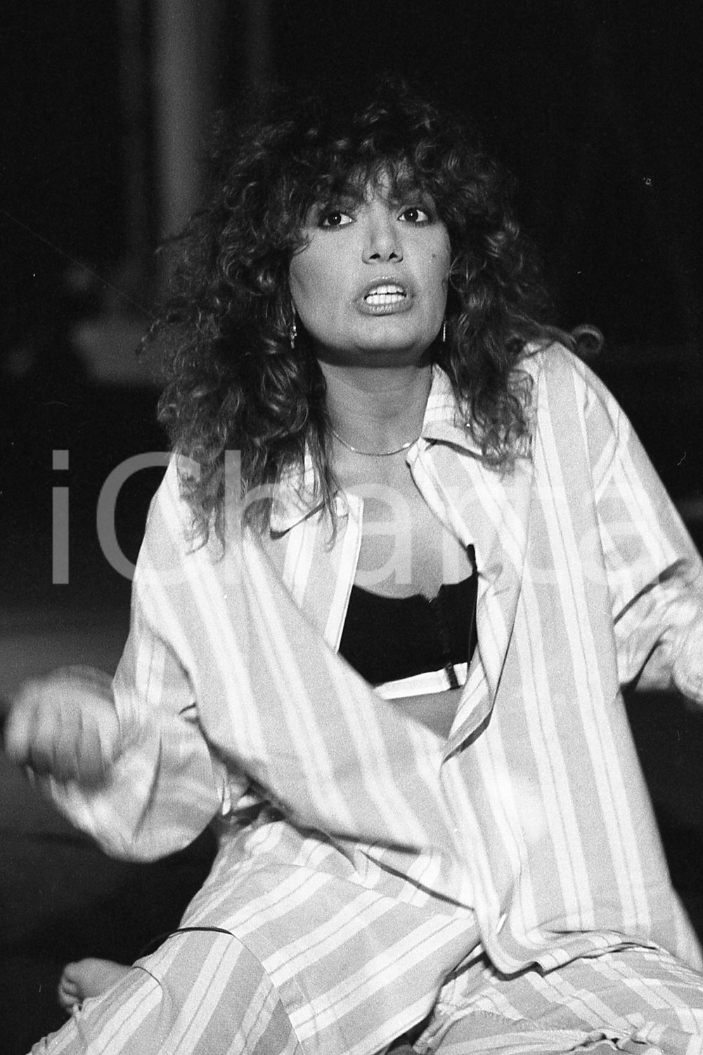 1987 RAI NON NECESSARIAMENTE Loredana BERTE' NEGATIVO ORIGINALE Negativo originale in bianco e nero, in formato 35mm CONDIZIONI: FAIR E' SEVERAMENTE VIETATA LA RIPRODUZIONE.TUTTI I DIRITTI SONO RISERVATI.ICharta mette in vendita, sul negozio eBay e in esclusiva sul sito "icharta" il proprio archivio composto da numerose diapositive e negativi fotografici d'epoca, tutti originali e autentici, che attraversano la storia del costume italiano tra gli la fine degli anni Sessanta e Novanta.Si tratta di uno sguardo inedito sull'attualità, la politica, la vita quotidiana, il gossip e la cultura, che fotografa il cambiamento della nazione in quest'ultimo scorcio del XX secolo. Un'occasione unica per il mercato del collezionismo, che vede finalmente disponibile un archivio eccezionale per vastità, tematiche e condizioni, in un settore (il negativo fotografico e la diapositiva) di assoluta novità e dalle interessanti prospettive di investimento. FAIR/discreto   originale e autentica 1