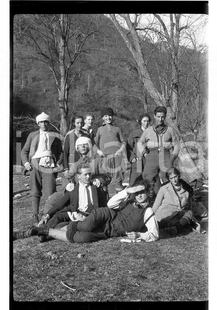 Fotografia d epoca originale 1923 CAPANNA GRASSI TN Escursionisti in posa NEGATIVO ORIGINALE 1