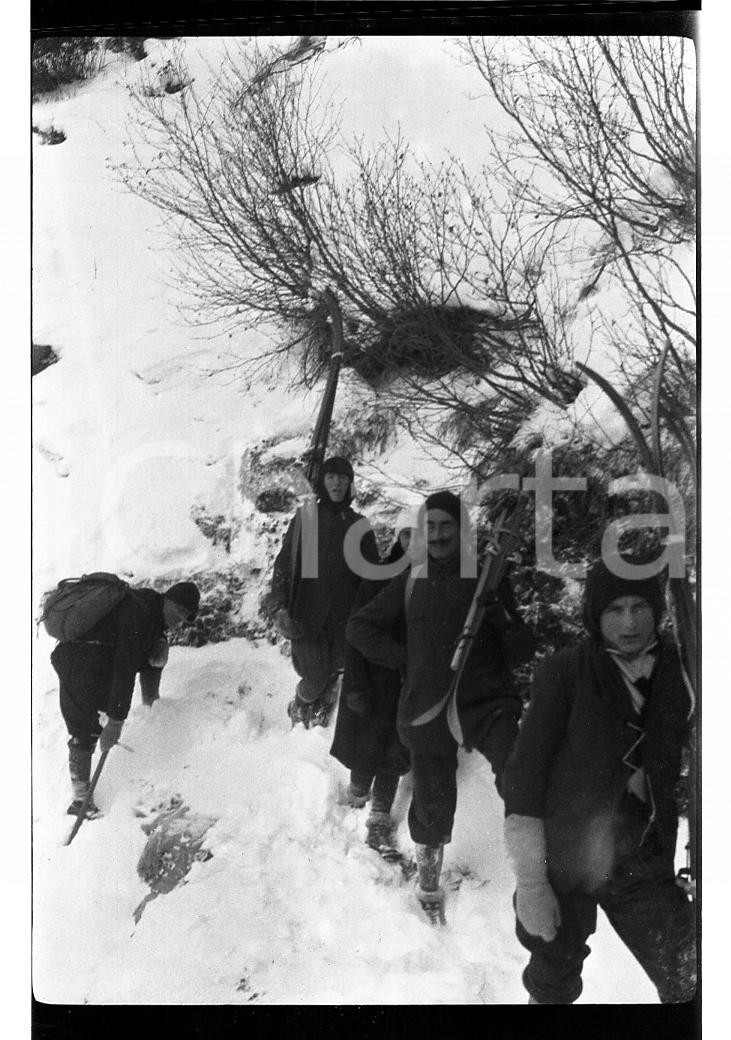 Fotografia d epoca originale 1923 CAPANNA GRASSI TN Escursionisti in salita NEGATIVO ORIGINALE 1