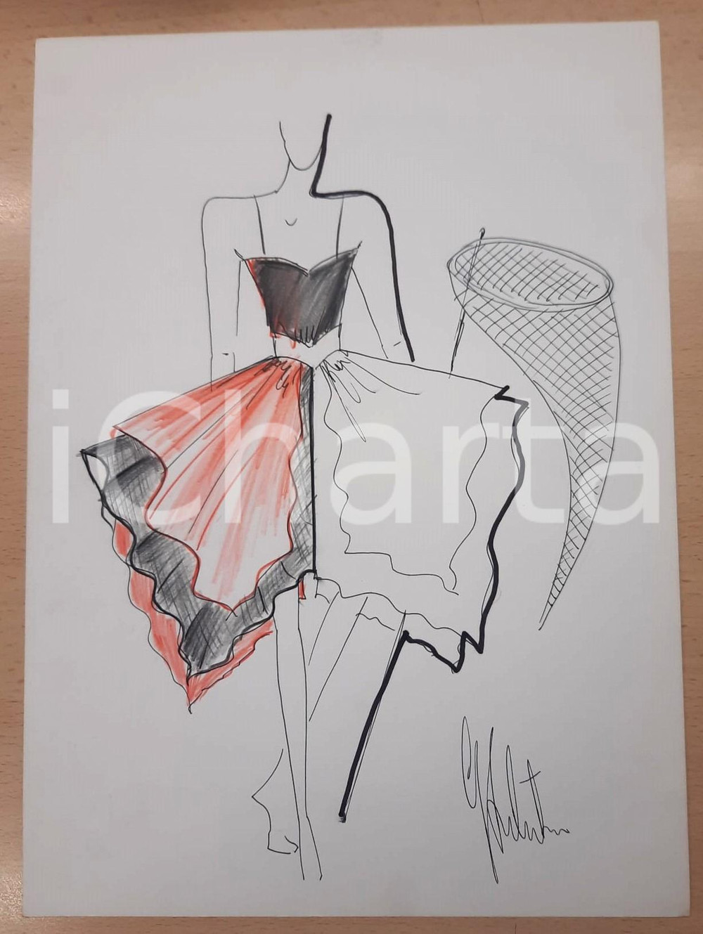 1990 ca MODA MILANO Gianni TOLENTINO Bozzetto diavolo donna con retino AUTOGRAFO Bozzetto originale, autografo, realizzato a pennarello e pastello, di mano dello stilista Gianni Tolentino, per un costume da diavolo donna "a caccia di farfalle".Su carta. GOOD/buono  Formato: 24x33 cm originale e autentica 1