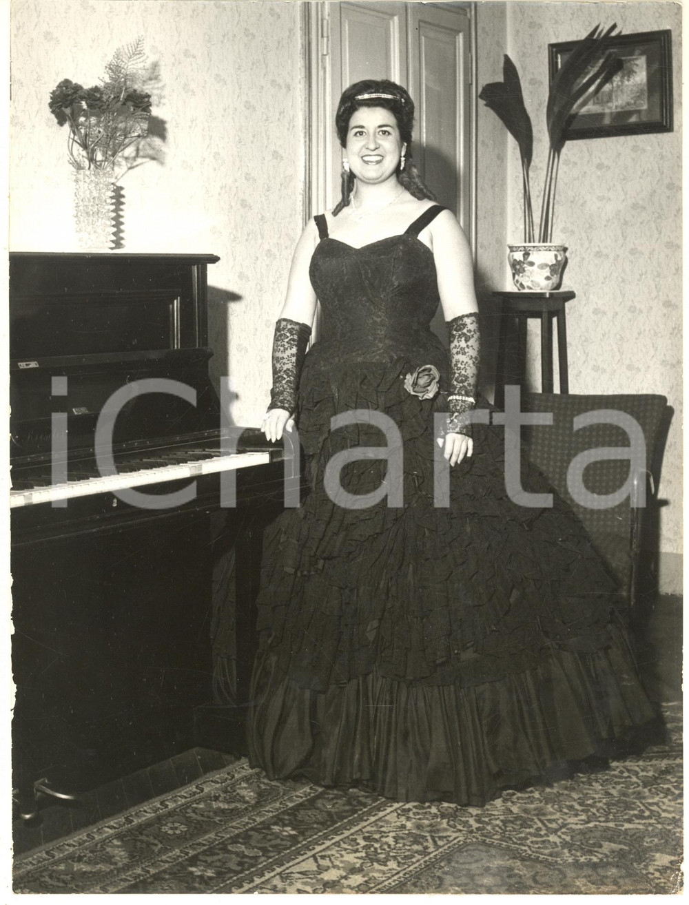 Fotografia d epoca originale 1960 ca LIRICA Soprano Liliana PULINO in abito di scena  Foto 18x24 cm 1 1