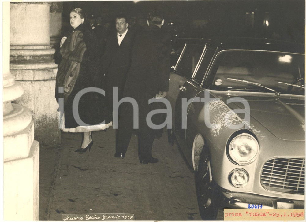 Fotografia d epoca originale 1958 BRESCIA Teatro Grande  Prima della Tosca  Arrivi Foto 23x16 cm 1
