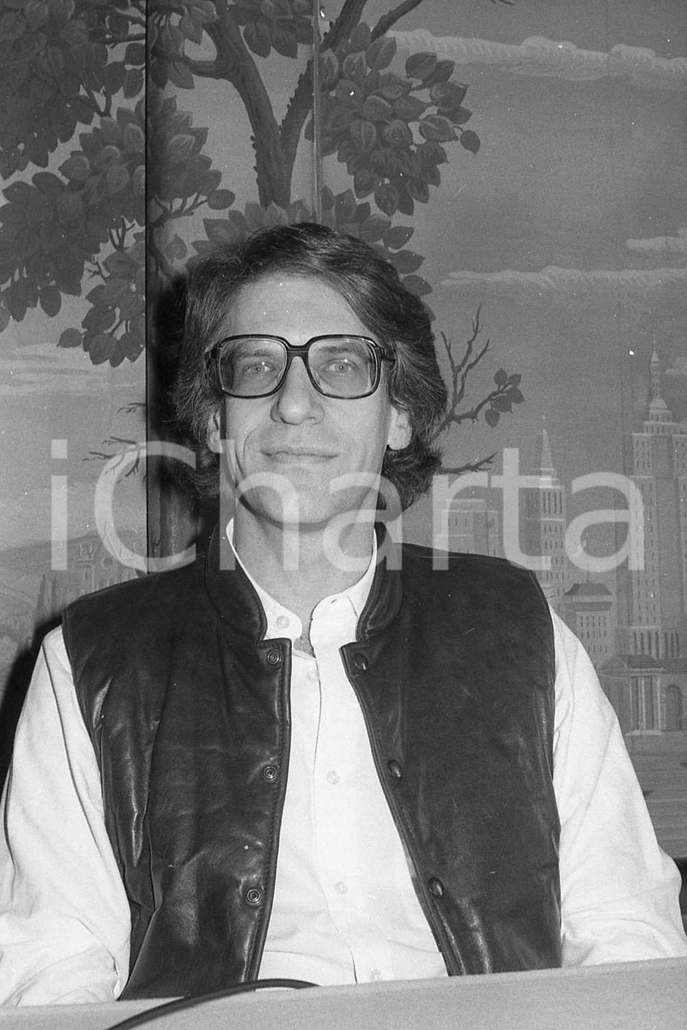 1987 CANNES David CRONENBERG regista di The Fly NEGATIVO ORIGINALE Negativo originale in bianco e nero, in formato 35mm CONDIZIONI: FAIR E' SEVERAMENTE VIETATA LA RIPRODUZIONE.TUTTI I DIRITTI SONO RISERVATI.ICharta mette in vendita, sul negozio eBay e in esclusiva sul sito "icharta" il proprio archivio composto da numerose diapositive e negativi fotografici d'epoca, tutti originali e autentici, che attraversano la storia del costume italiano tra gli la fine degli anni Sessanta e Novanta.Si tratta di uno sguardo inedito sull'attualità, la politica, la vita quotidiana, il gossip e la cultura, che fotografa il cambiamento della nazione in quest'ultimo scorcio del XX secolo. Un'occasione unica per il mercato del collezionismo, che vede finalmente disponibile un archivio eccezionale per vastità, tematiche e condizioni, in un settore (il negativo fotografico e la diapositiva) di assoluta novità e dalle interessanti prospettive di investimento. FAIR/discreto   originale e autentica 1