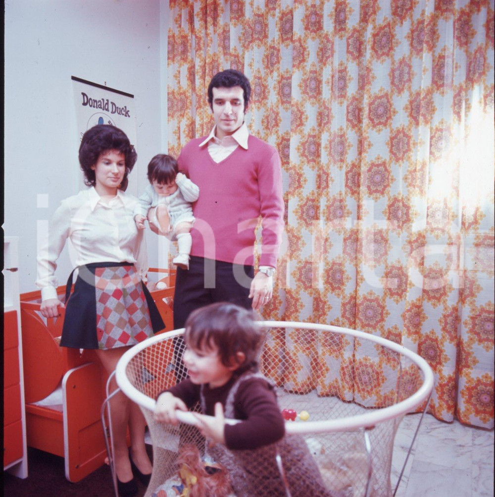 Fotografia d epoca originale 1975ca ALBERTO BIGON MILAN CALCIO Ritratto familiare DIAPOSITIVA ORIGINALE 1