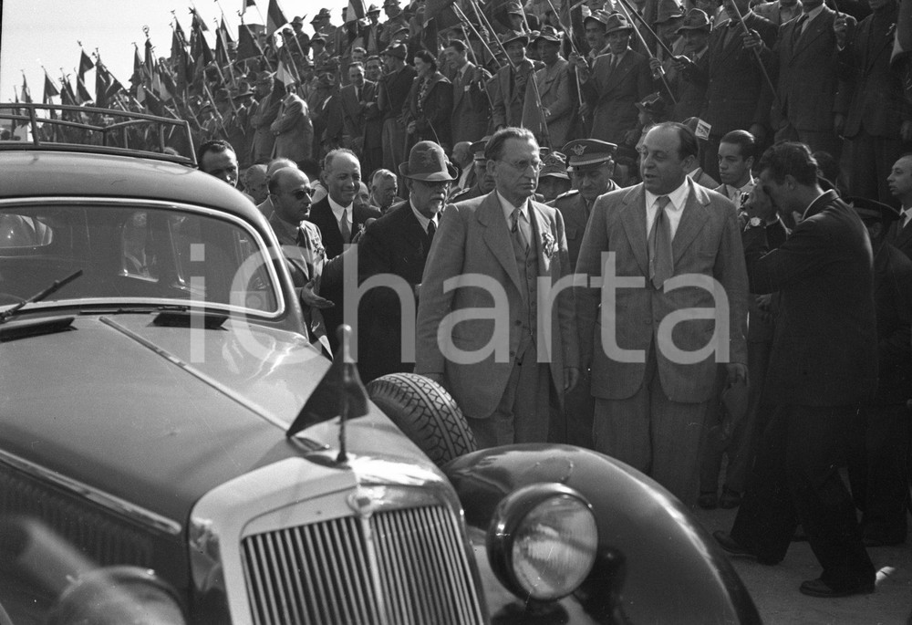 Fotografia d epoca originale 1948 BASSANO DEL GRAPPA Alcide DE GASPERI  arriva al ponte  NEGATIVO ORIGINALE 1