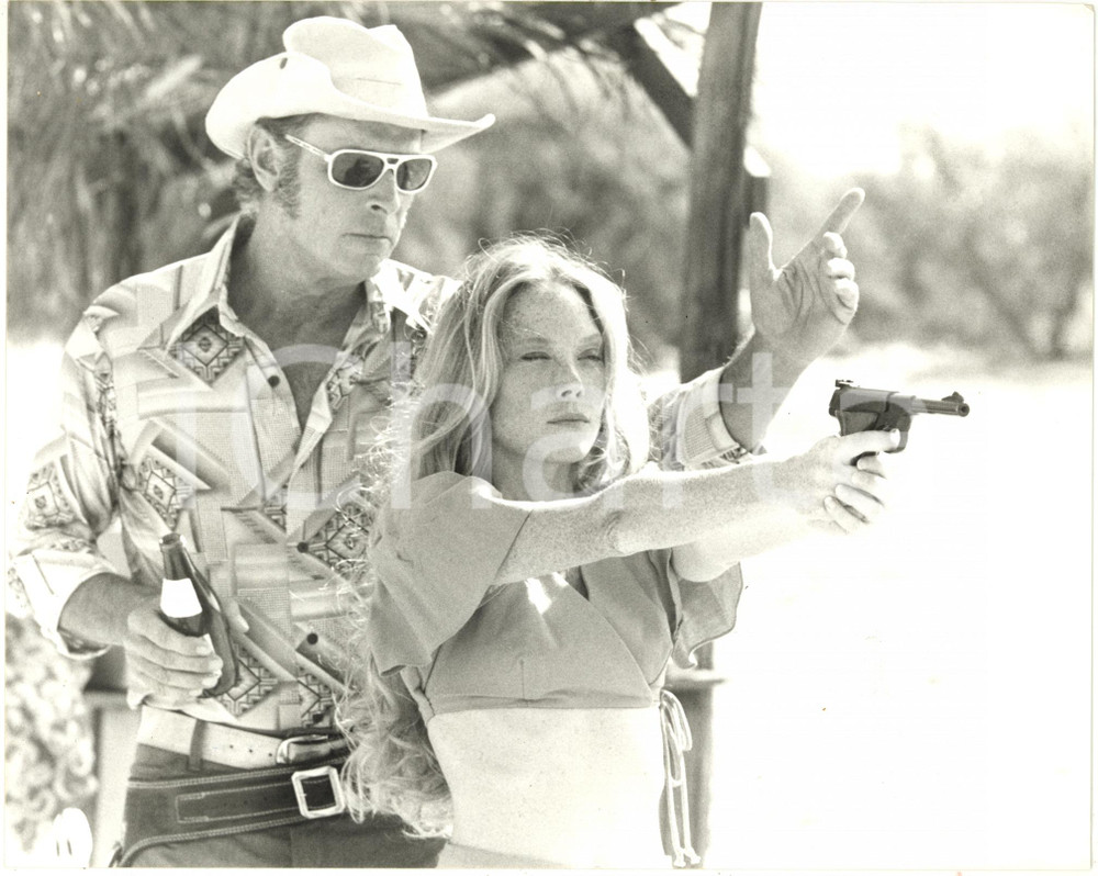 1977 CINEMA "Tre donne" - Robert FORTIER e Sissy SPACEK in una scena (2)  Fotografia d'epoca.   CONDIZIONI: G (piccole macchie e tracce di inchiostro) FORMATO: 25x20 cm     originale e autentica 1
