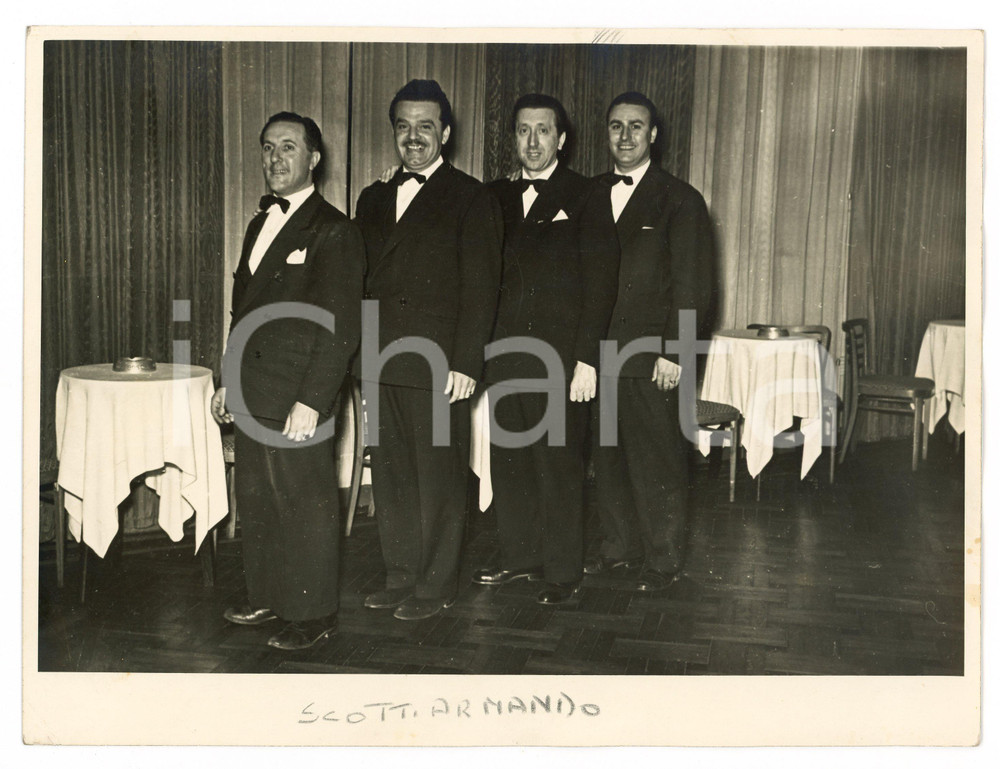 1951 GENOVA Dancing ORCHIDEA - Orchestra Armando SCOTTI - Foto 24x18  Fotografia d'epoca. CONDIZIONI: G  (ma minima piegatura angolare) FORMATO: 24x18 cm     originale e autentica 1